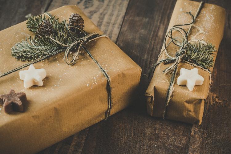Christmas gifts for your customers and team It’s time to start thinking about Christmas gifts – how should you reward your team and thank your top customers? We've got some ideas and can help you run the numbers for your Christmas budget.
